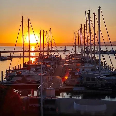 Adoya Vue Et Port Parking Gratuit Wifi , Piscine, Tennis Le Grau-du-Roi